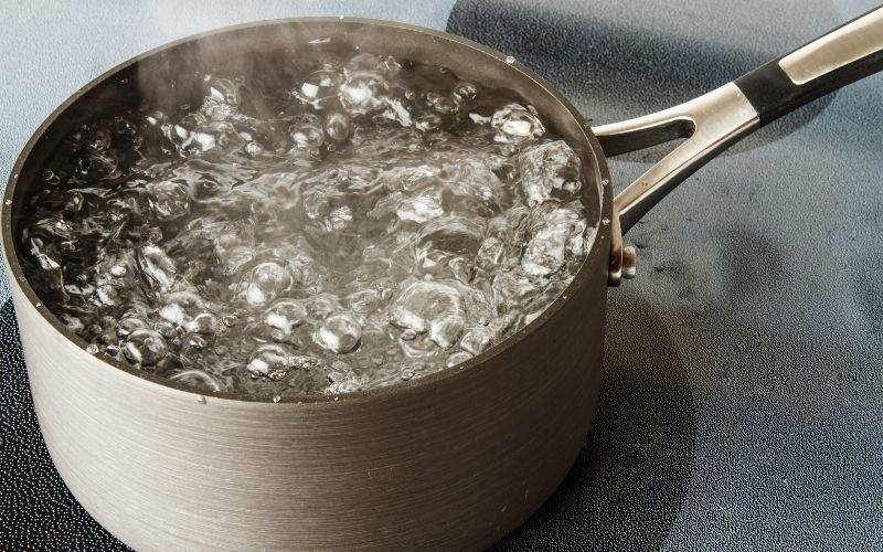 Phot of boiling water in a pot