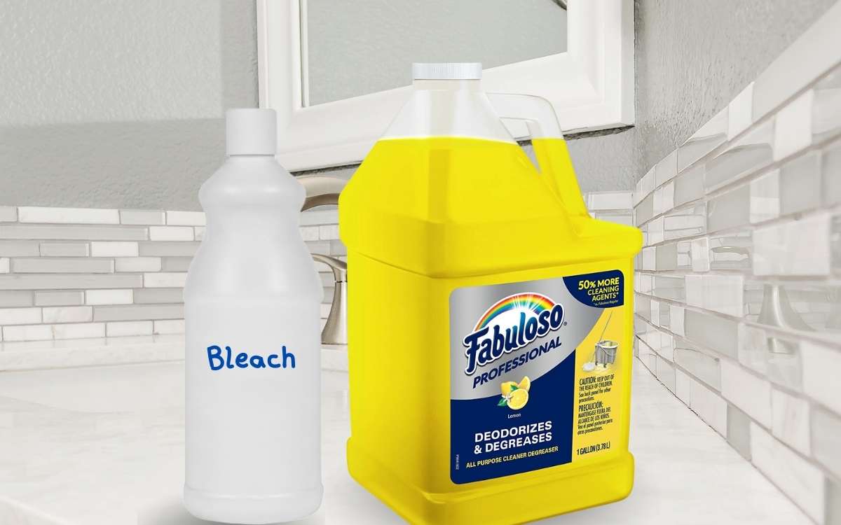 Image that shows a white plastic container and yellow plastic gallon