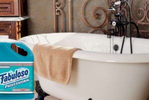 Can You Use Fabuloso on Bathtubs?