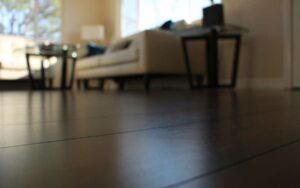 How to Clean Laminate Floors Featured Image